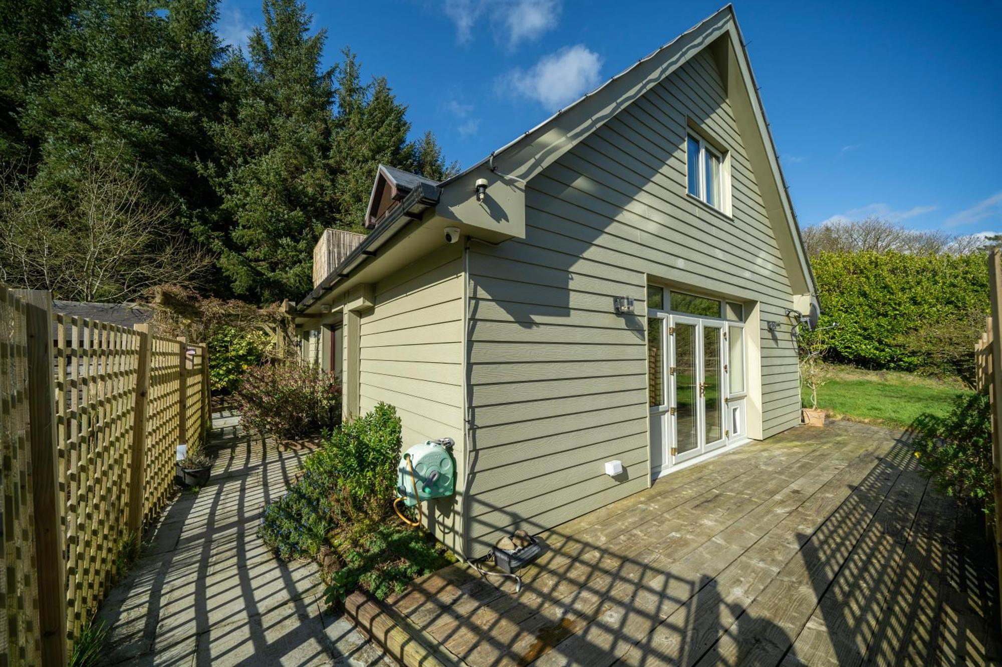 The Bird House - Coastal Lodge In Lovely Forest Setting Nr. Kinsale Cork Kültér fotó